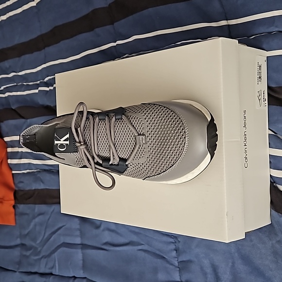 Calvin Klein Mens Arnel Sneakers. BRAND NEW IN ORIGINAL BOX,NEVER WORN!!! - Picture 4 of 7